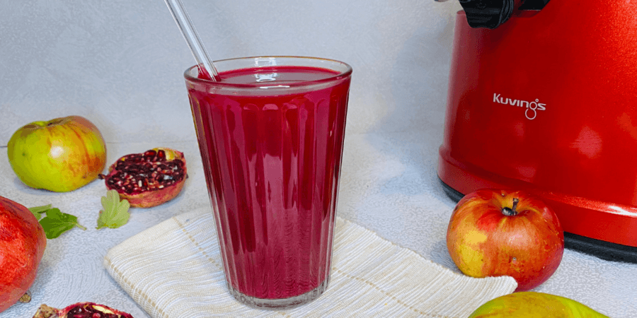 BOOST DE IMUNITATE: suc presat la rece cu sfeclă, măr, morcov și rodie by Nutriție Sănătoasă